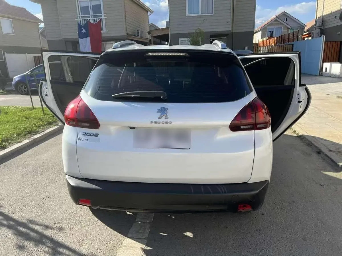 PEUGEOT 2008 1.5 Allure Blue Mt Diesel año 2019