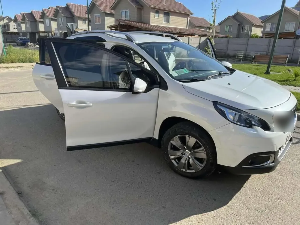 PEUGEOT 2008 1.5 Allure Blue Mt Diesel año 2019
