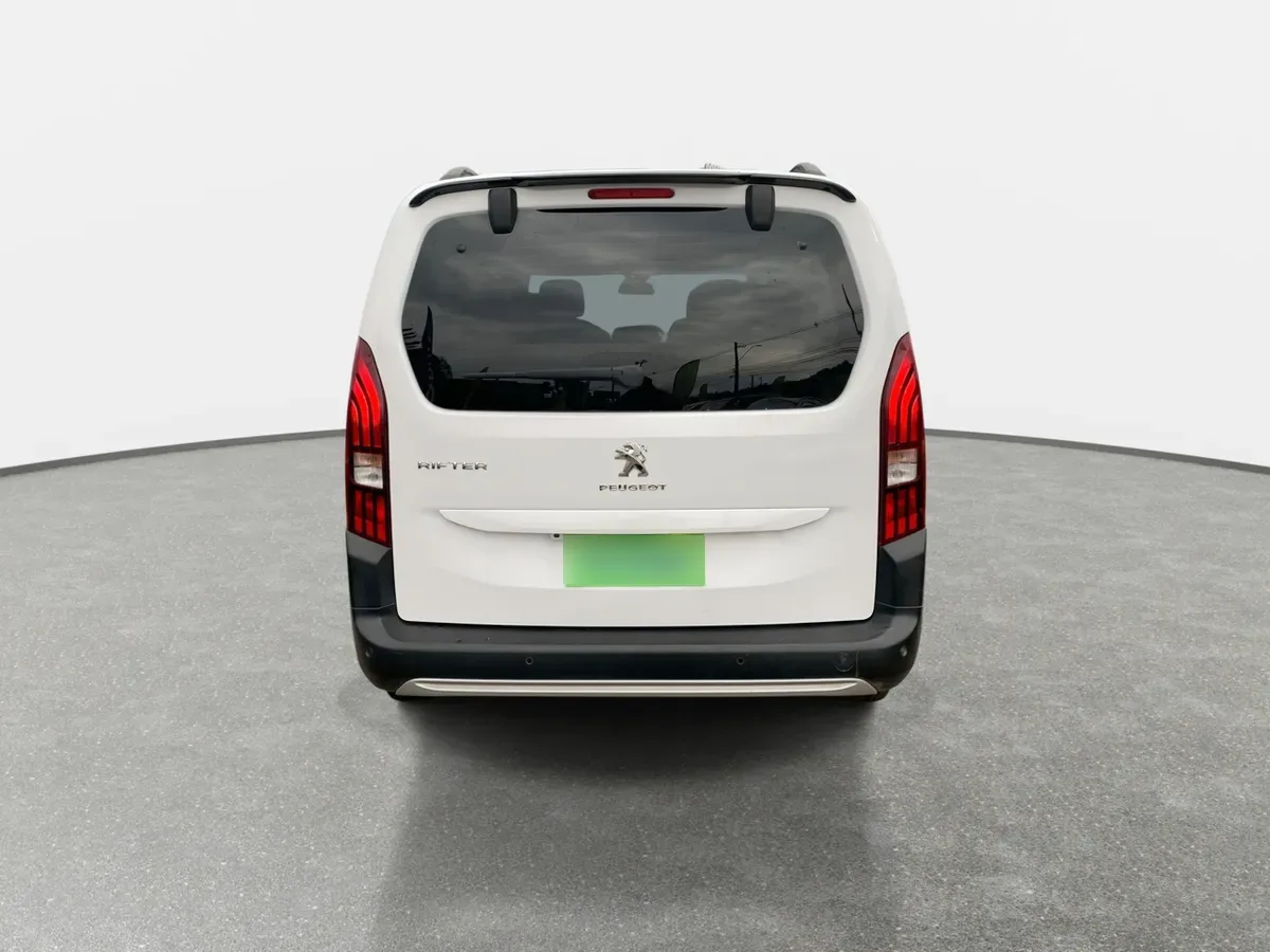 Peugeot Rifter 1.5 Allure Bluehdi Diesel 4x2 130hp Eat8 5p año 2023
