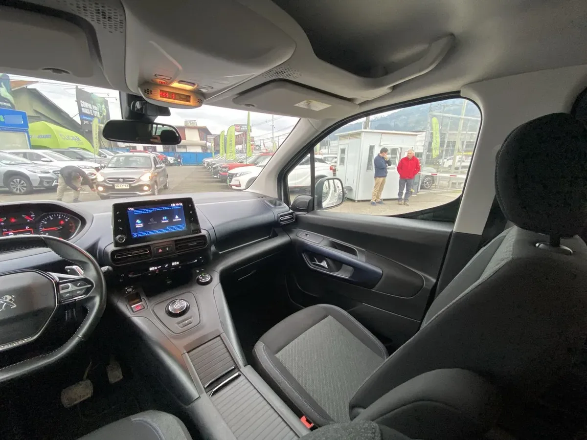 Peugeot Rifter 1.5 Allure Bluehdi Diesel 4x2 130hp Eat8 5p año 2023