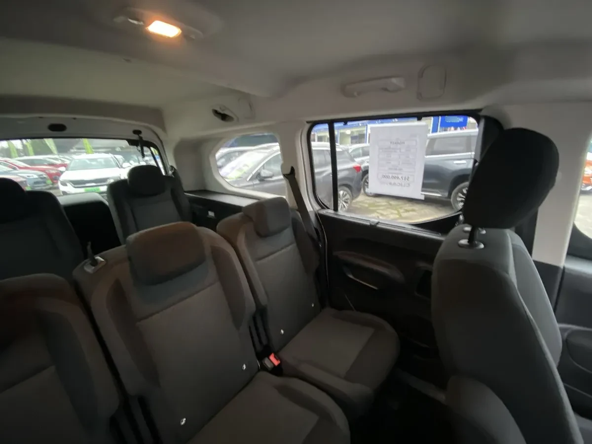 Peugeot Rifter 1.5 Allure Bluehdi Diesel 4x2 130hp Eat8 5p año 2023