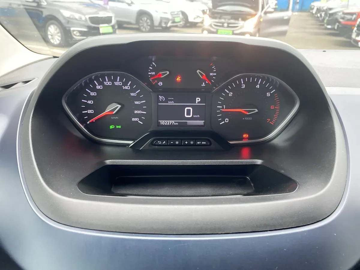 Peugeot Rifter 1.5 Allure Bluehdi Diesel 4x2 130hp Eat8 5p año 2023