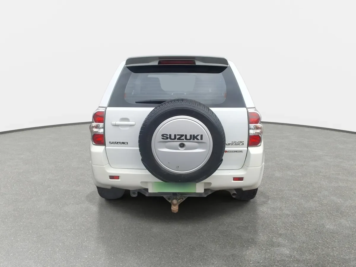 Suzuki Grand Vitara 2.4 Glx Nav 4wd Mt 3p año 2019