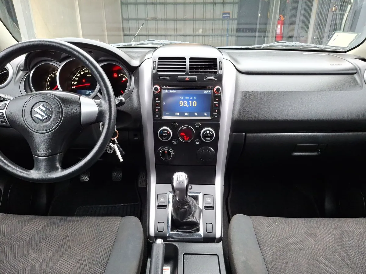Suzuki Grand Vitara 2.4 Glx Nav 4wd Mt 3p año 2019