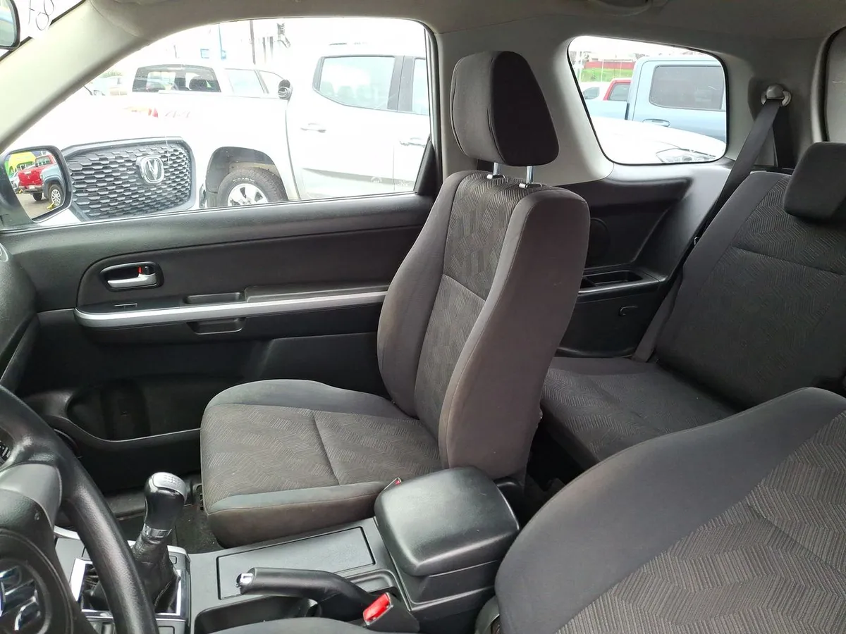 Suzuki Grand Vitara 2.4 Glx Nav 4wd Mt 3p año 2019