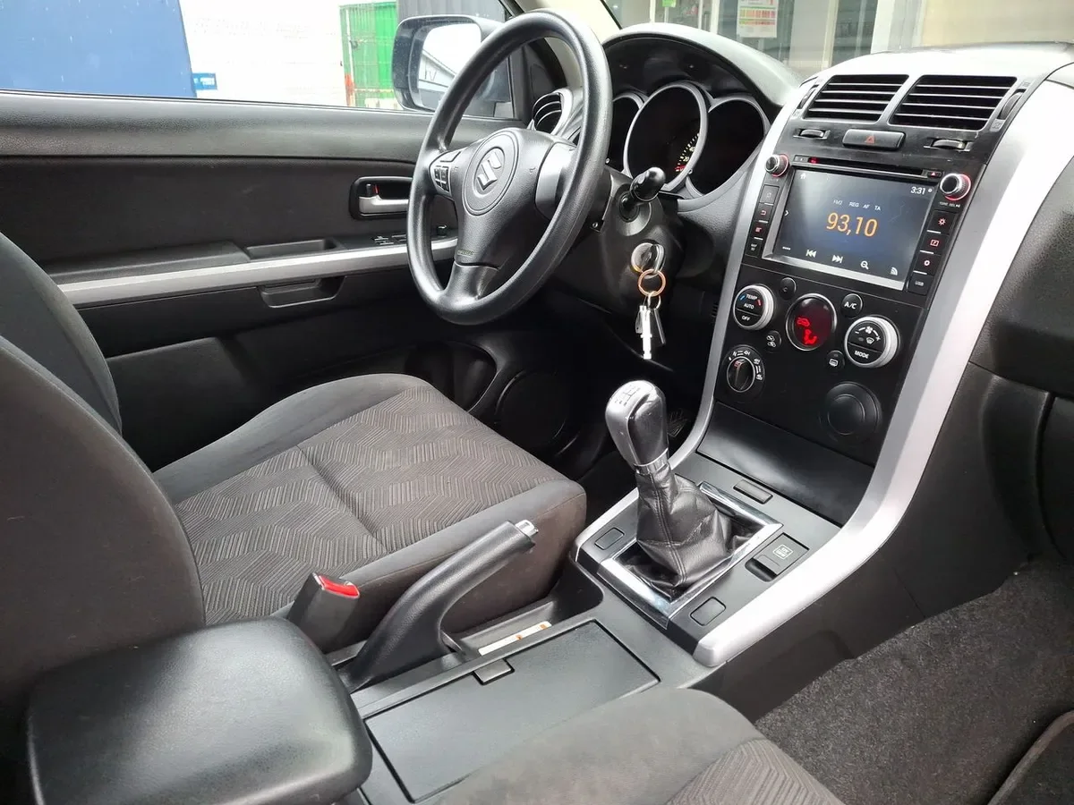 Suzuki Grand Vitara 2.4 Glx Nav 4wd Mt 3p año 2019