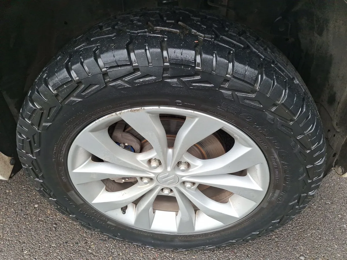 Suzuki Grand Vitara 2.4 Glx Nav 4wd Mt 3p año 2019