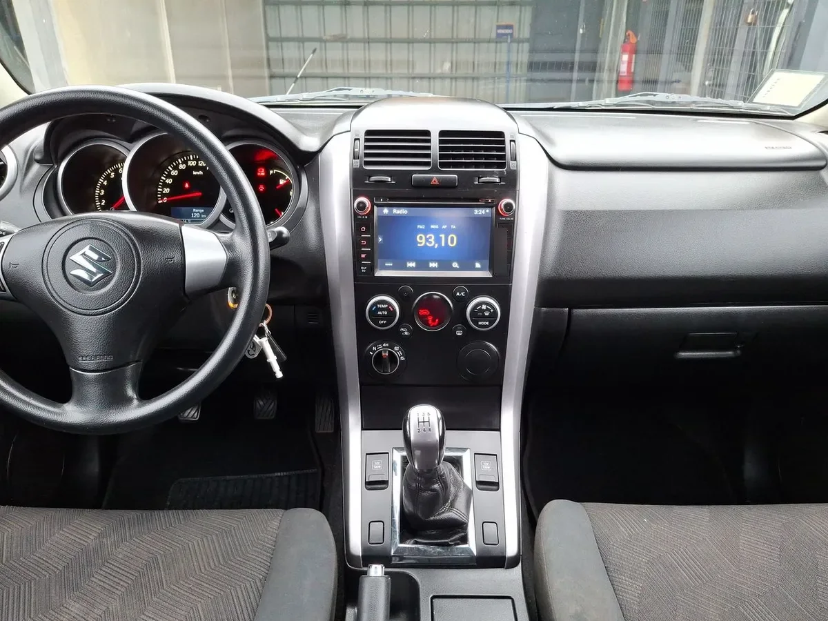 Suzuki Grand Vitara 2.4 Glx Nav 4wd Mt 3p año 2019