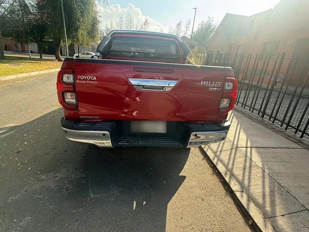 Toyota HILUX 2.8 Gr-S Srv At Diesel 4x4 año 2023