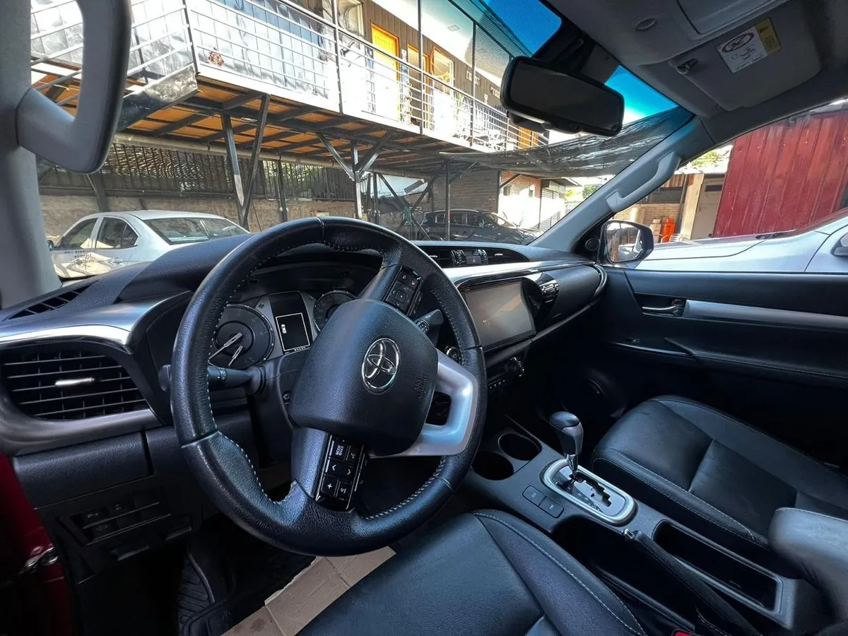 Toyota HILUX 2.8 Gr-S Srv At Diesel 4x4 año 2023