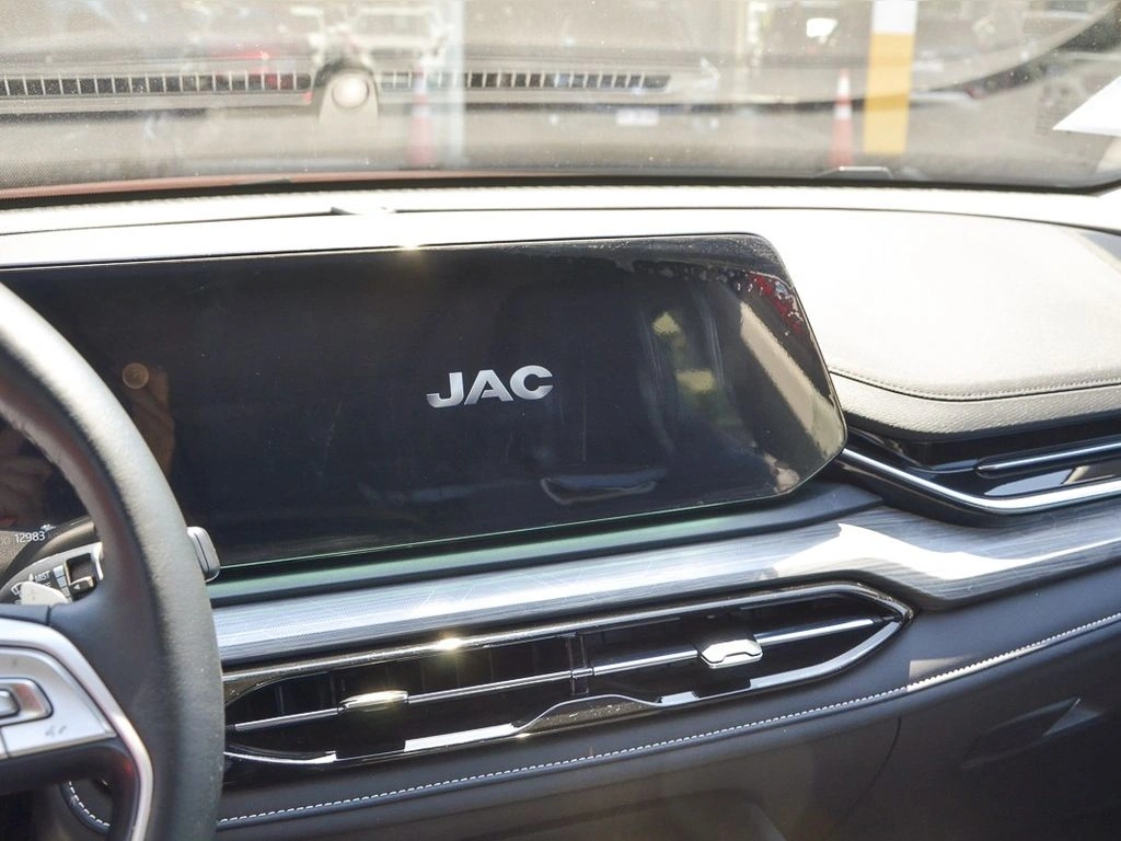 JAC Js6 1.5 Comfort Ce At año 2024