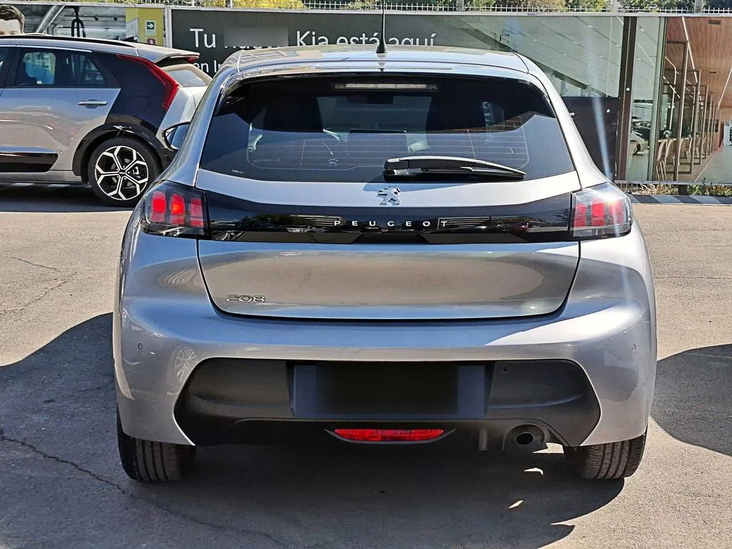 Peugeot 208 Puretech 75 1.2 año 2022