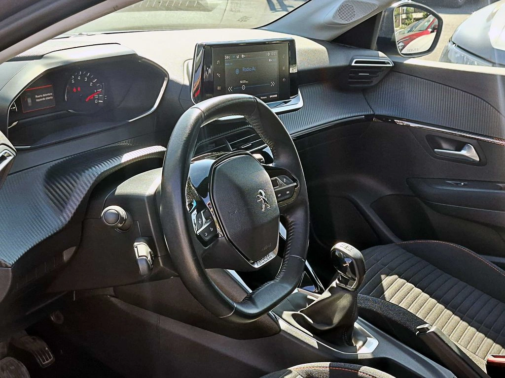 Peugeot 208 Puretech 75 1.2 año 2022