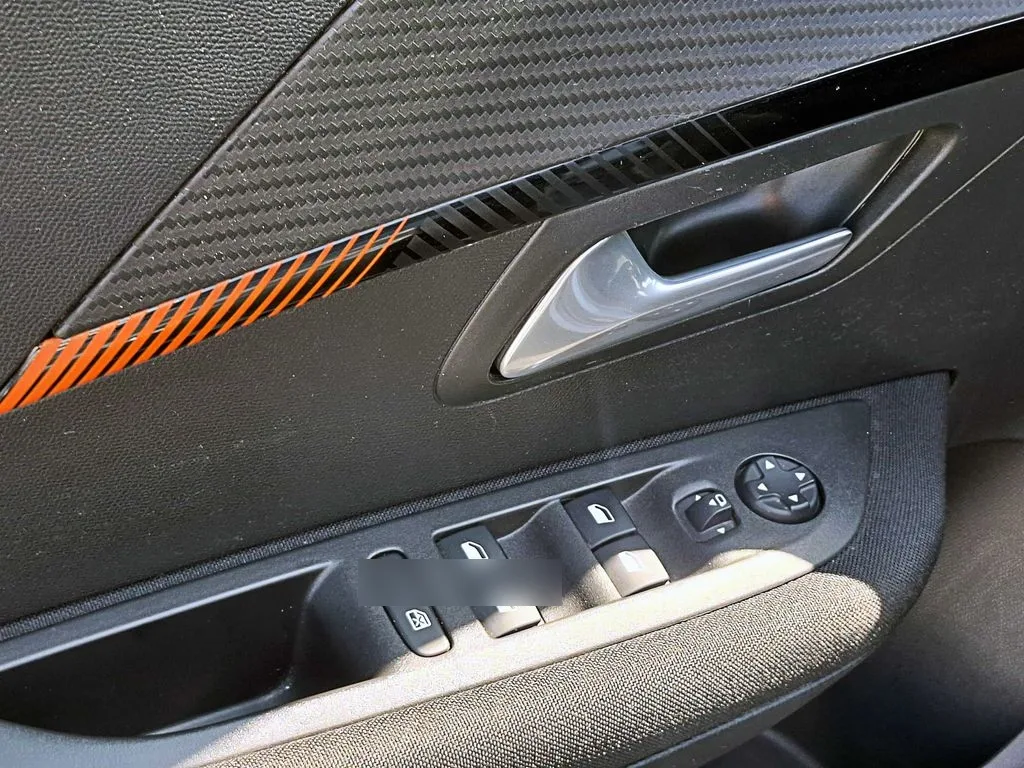 Peugeot 208 Puretech 75 1.2 año 2022