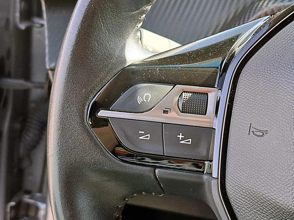 Peugeot 208 Puretech 75 1.2 año 2022