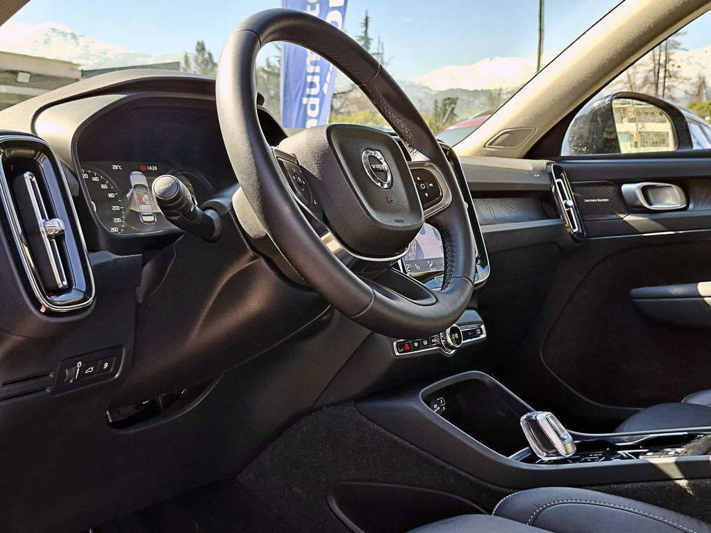 Volvo Xc40 T5 Hybrid R Design 1.5 At año 2023