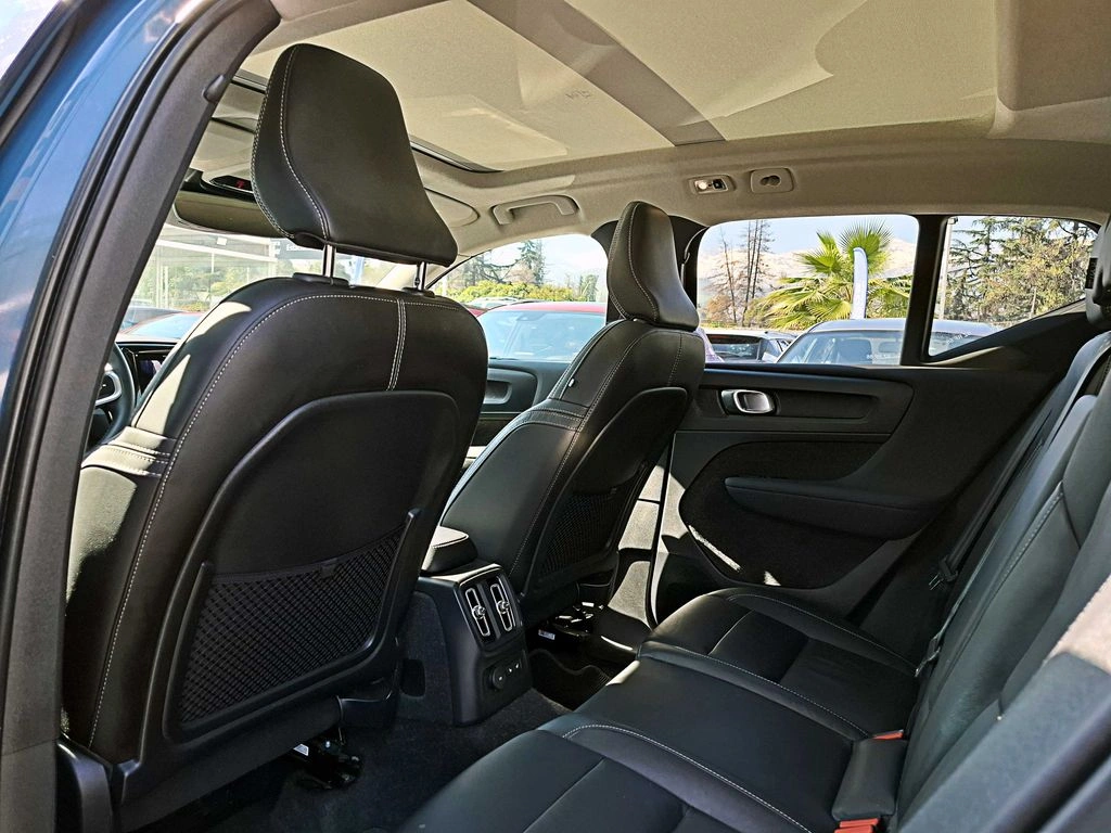 Volvo Xc40 T5 Hybrid R Design 1.5 At año 2023