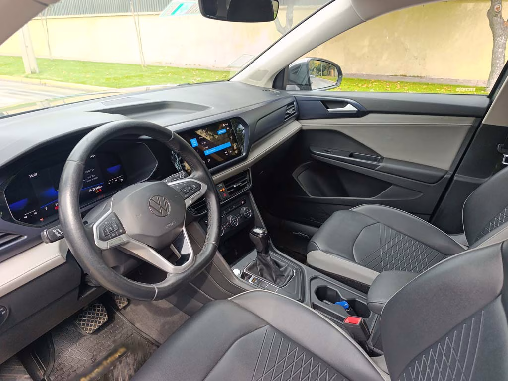 Volkswagen Taos Comfortline año 2023