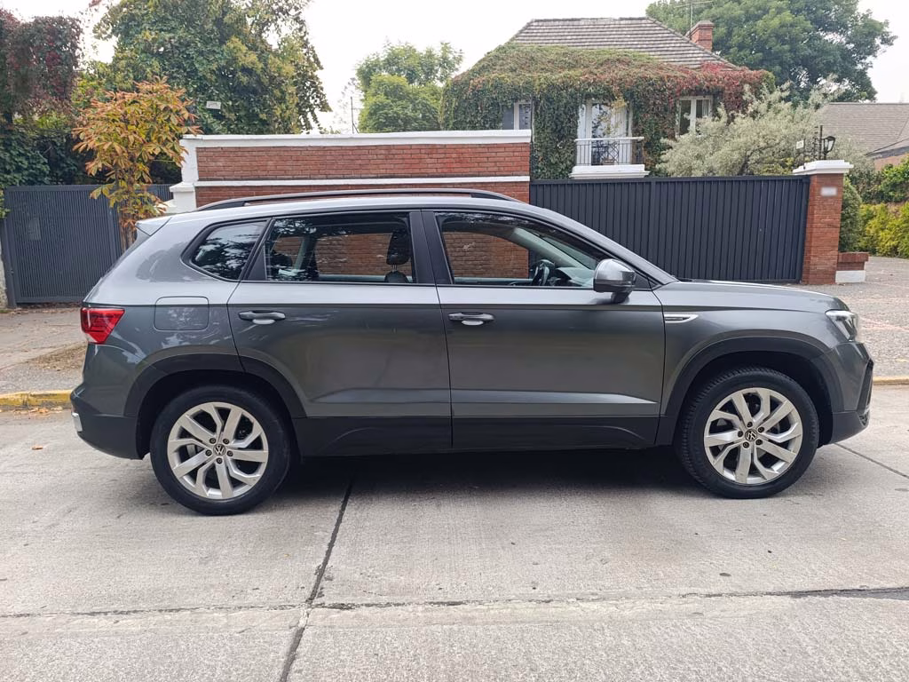 Volkswagen Taos Comfortline año 2023