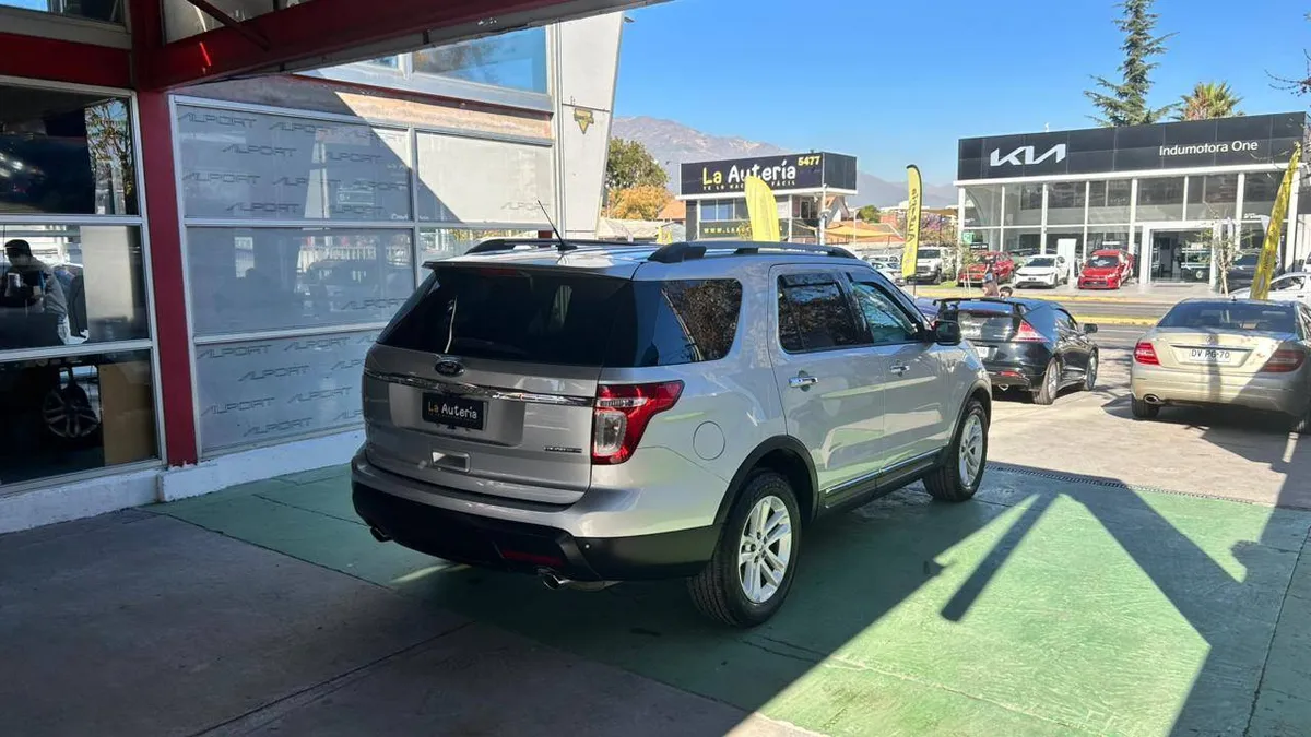 Ford Explorer Xlt 4x2 3.5 Aut año 2015