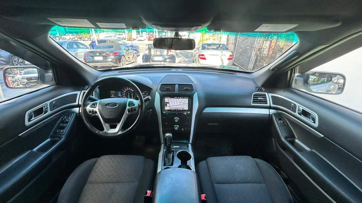 Ford Explorer Xlt 4x2 3.5 Aut año 2015