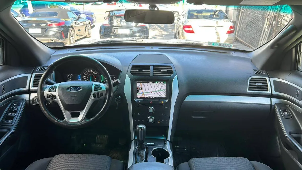 Ford Explorer Xlt 4x2 3.5 Aut año 2015