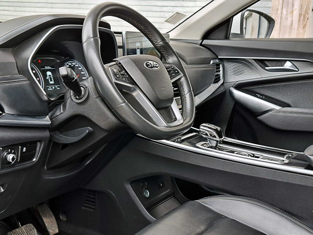Jac Js8 1.5 Luxury Se 4x2 Dct At 5p año 2023