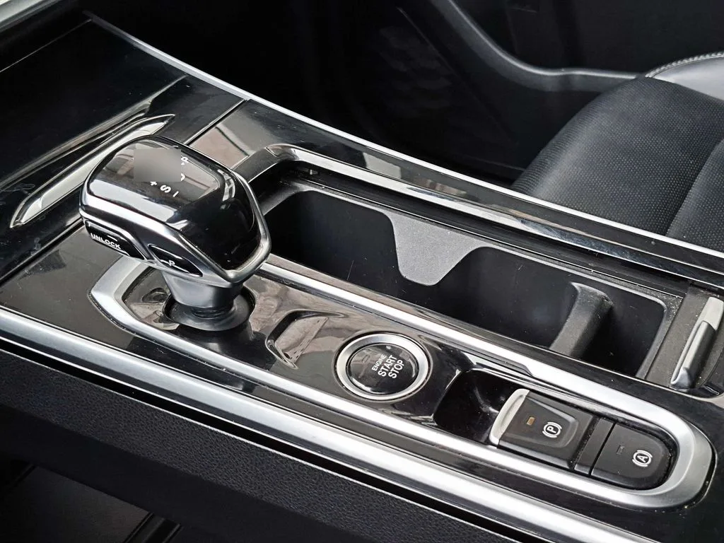 Jac Js8 1.5 Luxury Se 4x2 Dct At 5p año 2023