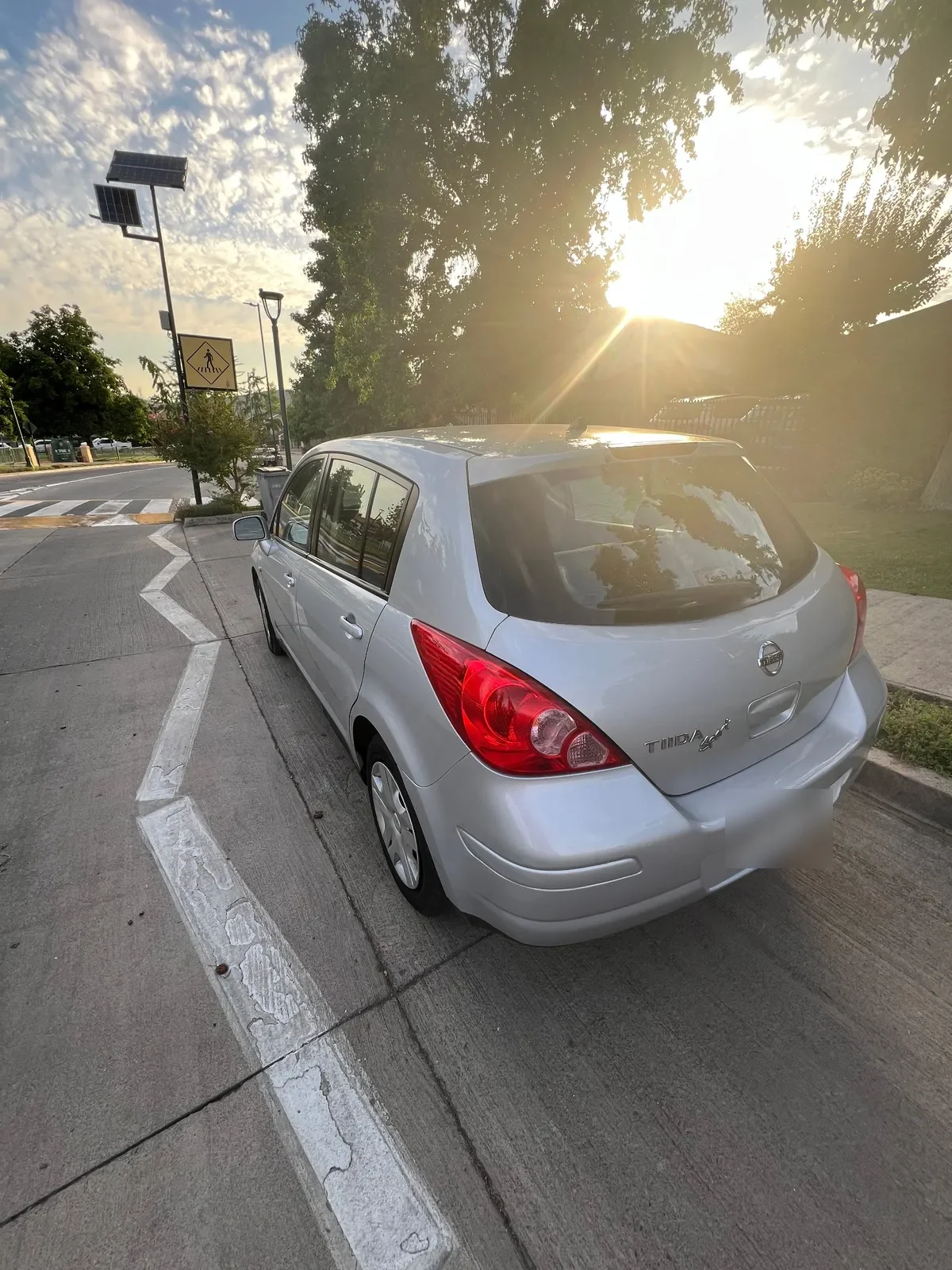 Nissan Tiida 1.6 Sedan S Ac Ll Mt 4x2 año 2011
