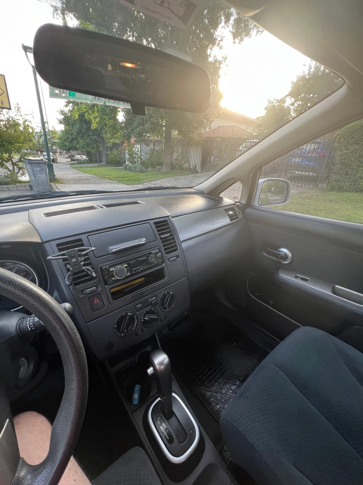 Nissan Tiida 1.6 Sedan S Ac Ll Mt 4x2 año 2011