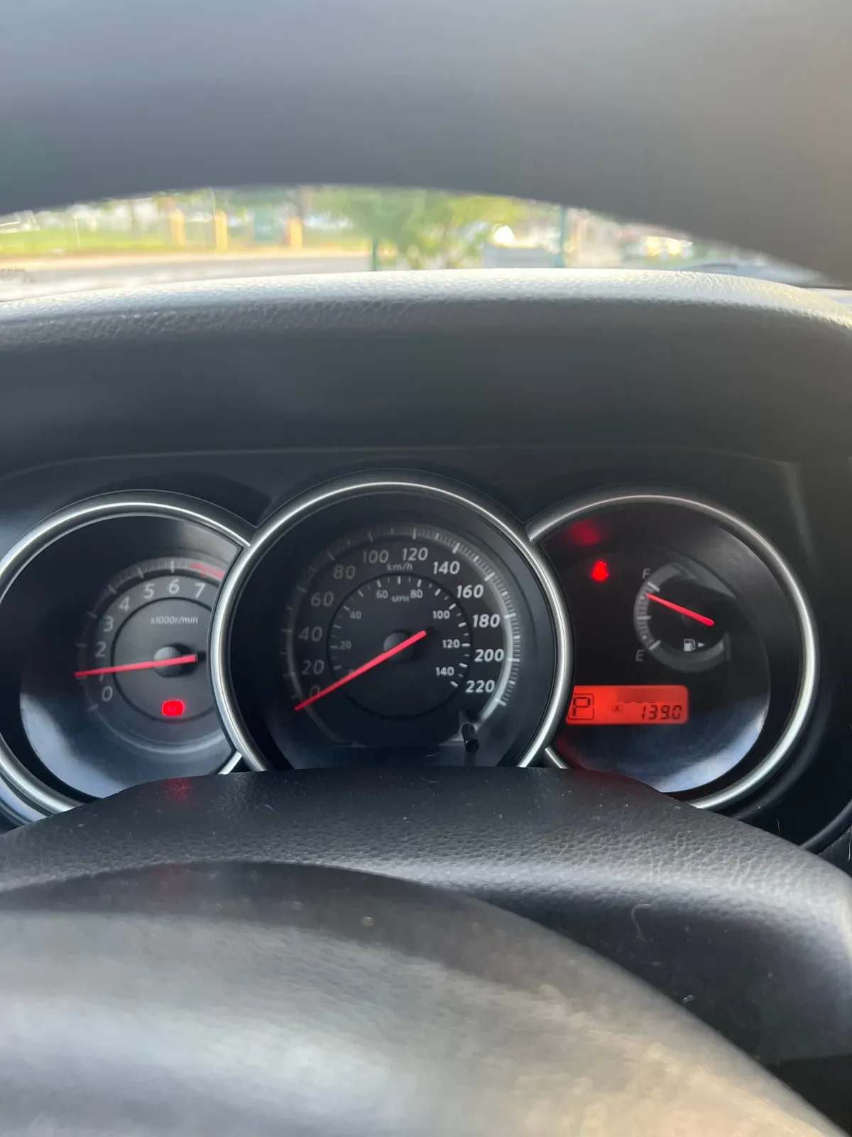 Nissan Tiida 1.6 Sedan S Ac Ll Mt 4x2 año 2011