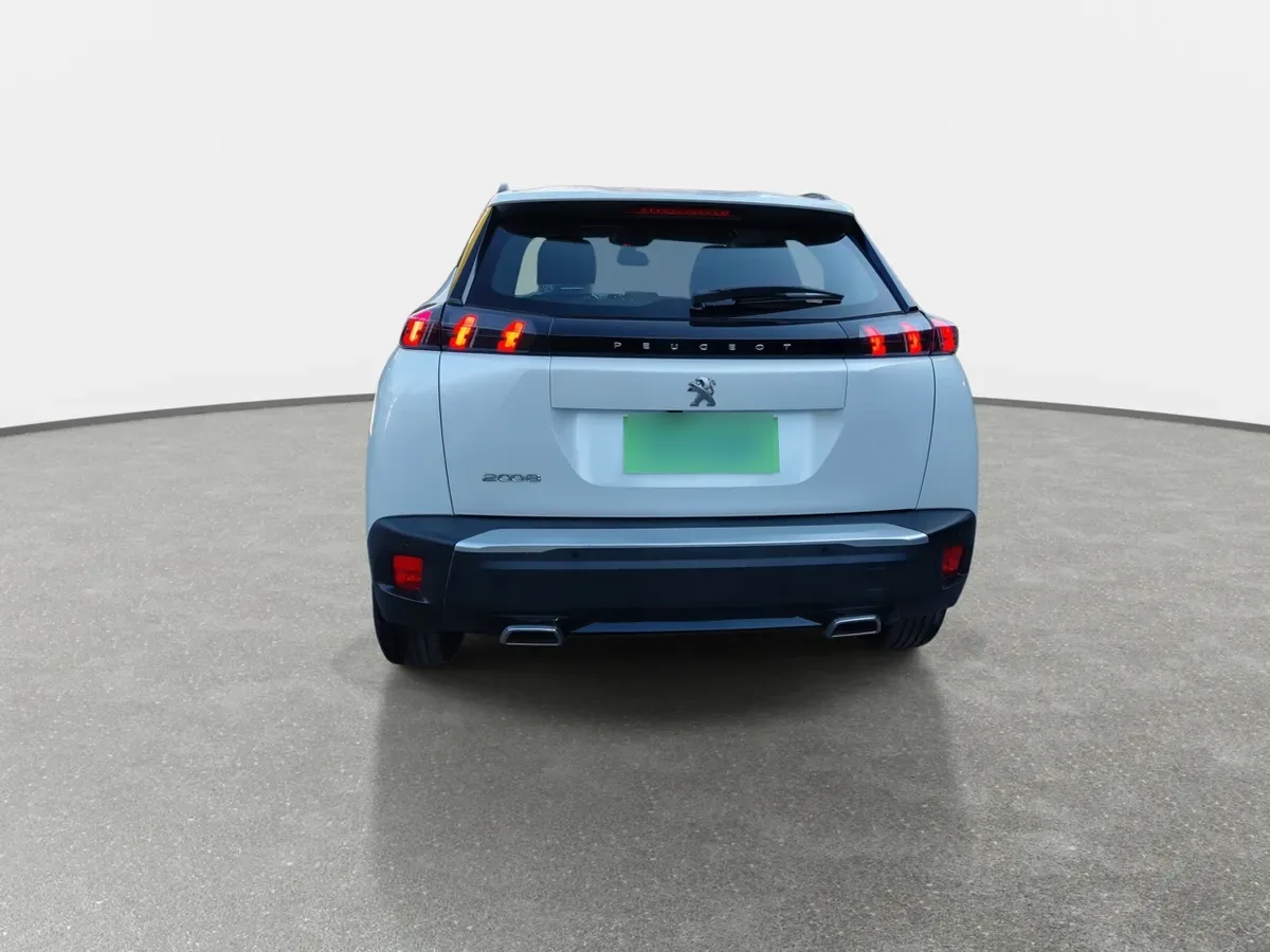 Peugeot 2008 1.2 Active Puretech 4x2 130 Mt 5p año 2021