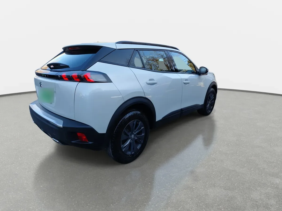 Peugeot 2008 1.2 Active Puretech 4x2 130 Mt 5p año 2021