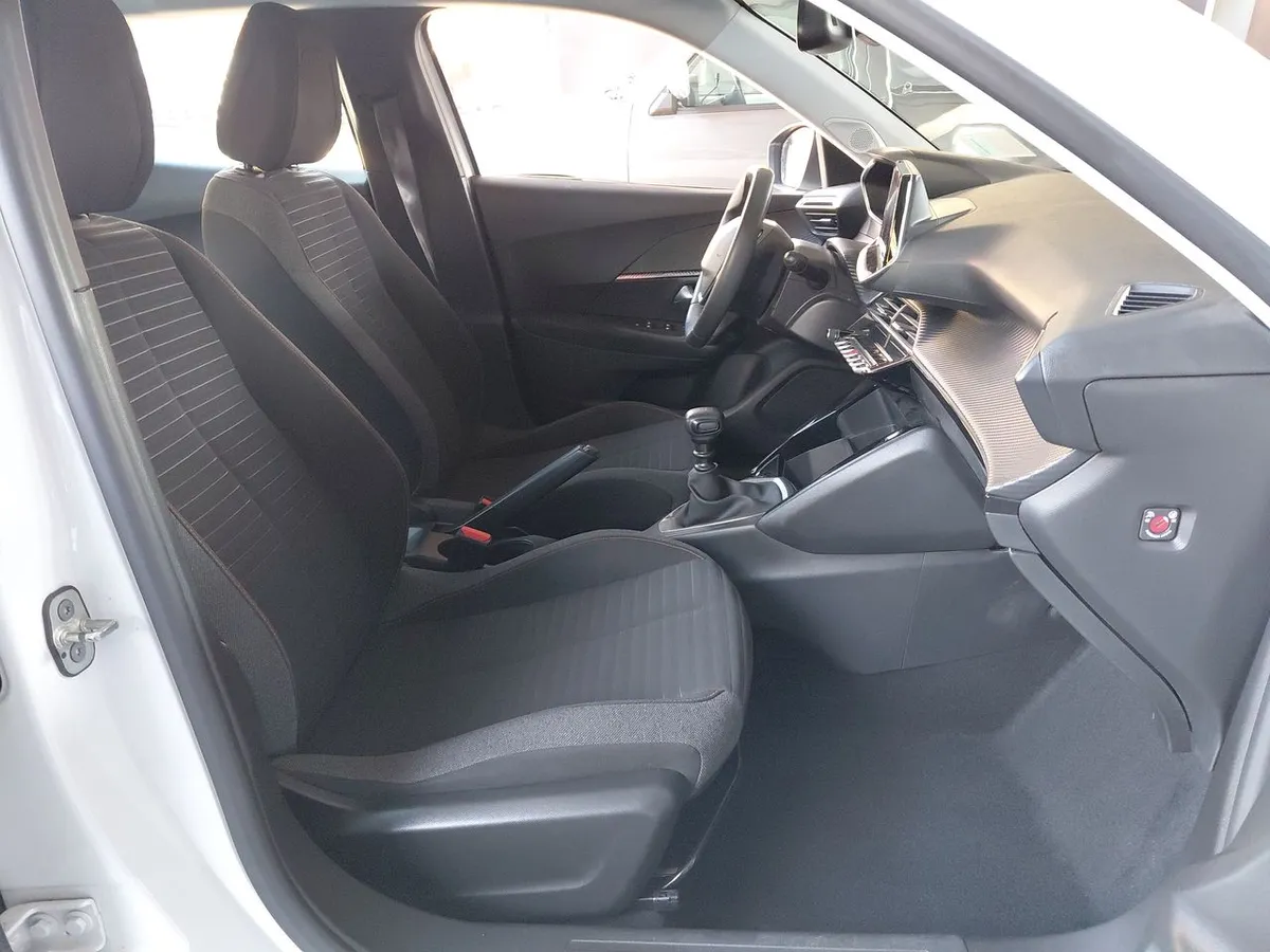 Peugeot 2008 1.2 Active Puretech 4x2 130 Mt 5p año 2021
