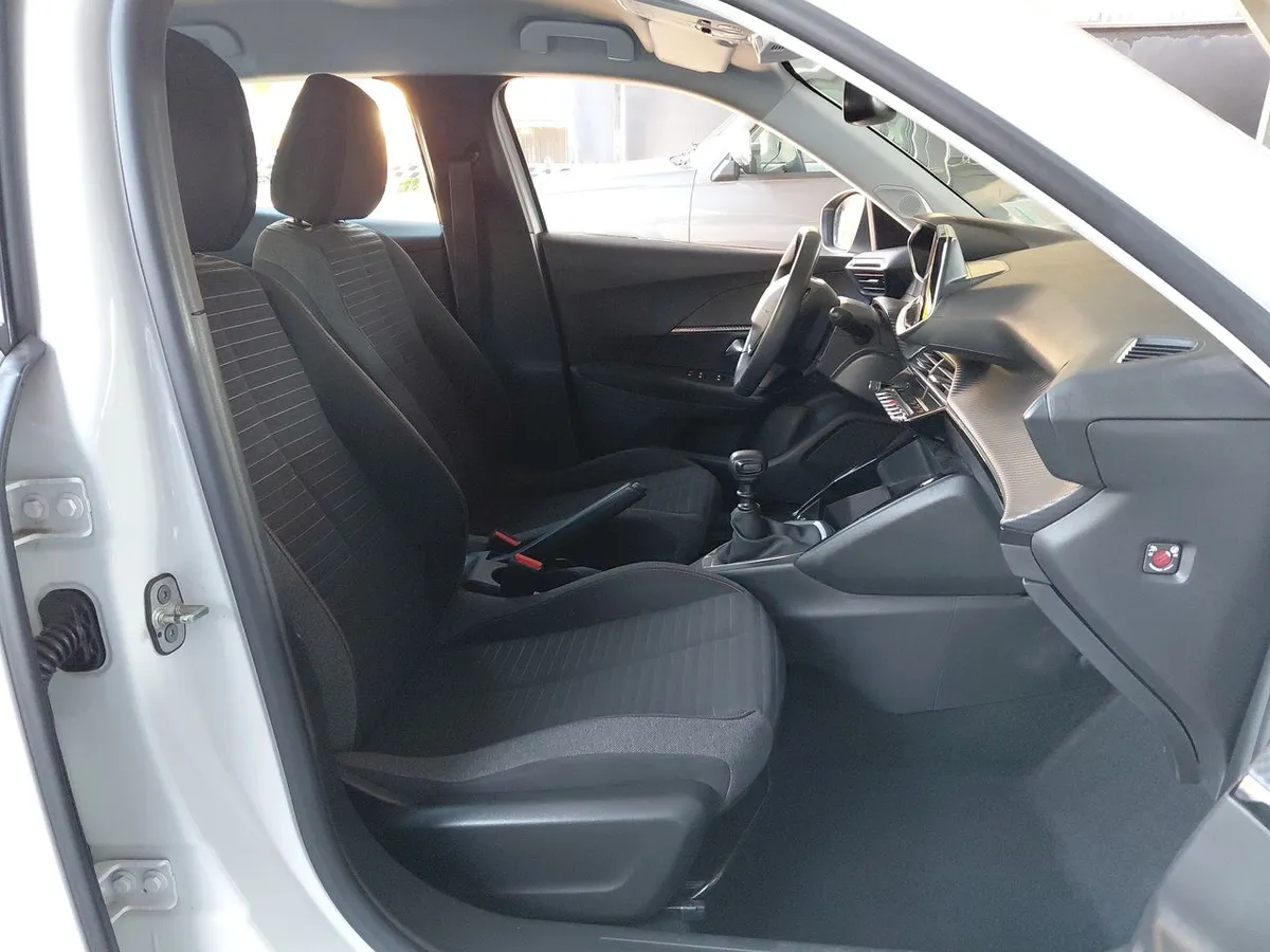 Peugeot 2008 1.2 Active Puretech 4x2 130 Mt 5p año 2021