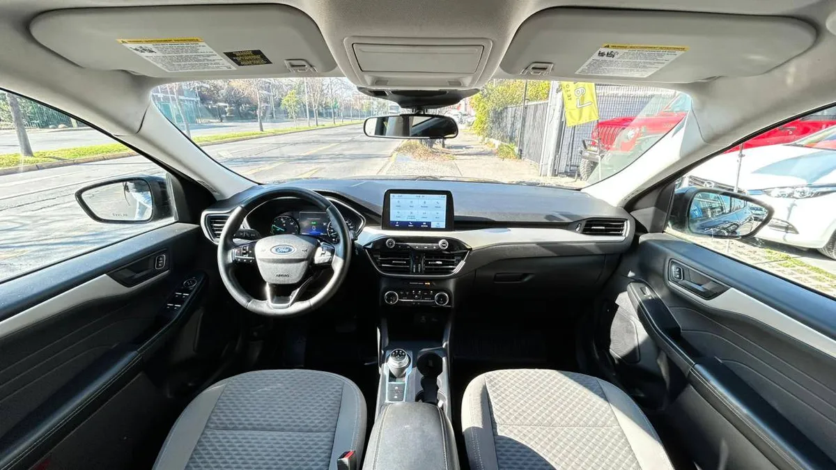 Ford Escape 2.5 Atkinson Se Hybrid Fwd At año 2023