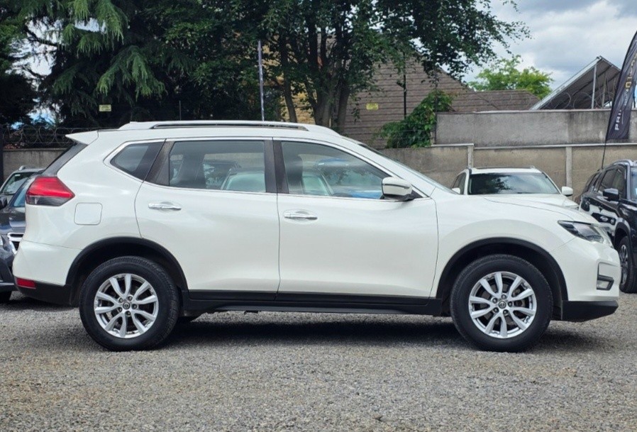 NISSAN X-TRAIL 2.5 Exclusive At 4x4 año 2020