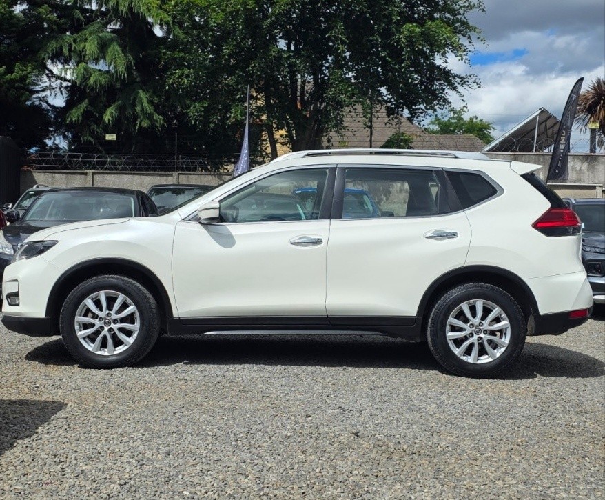 NISSAN X-TRAIL 2.5 Exclusive At 4x4 año 2020