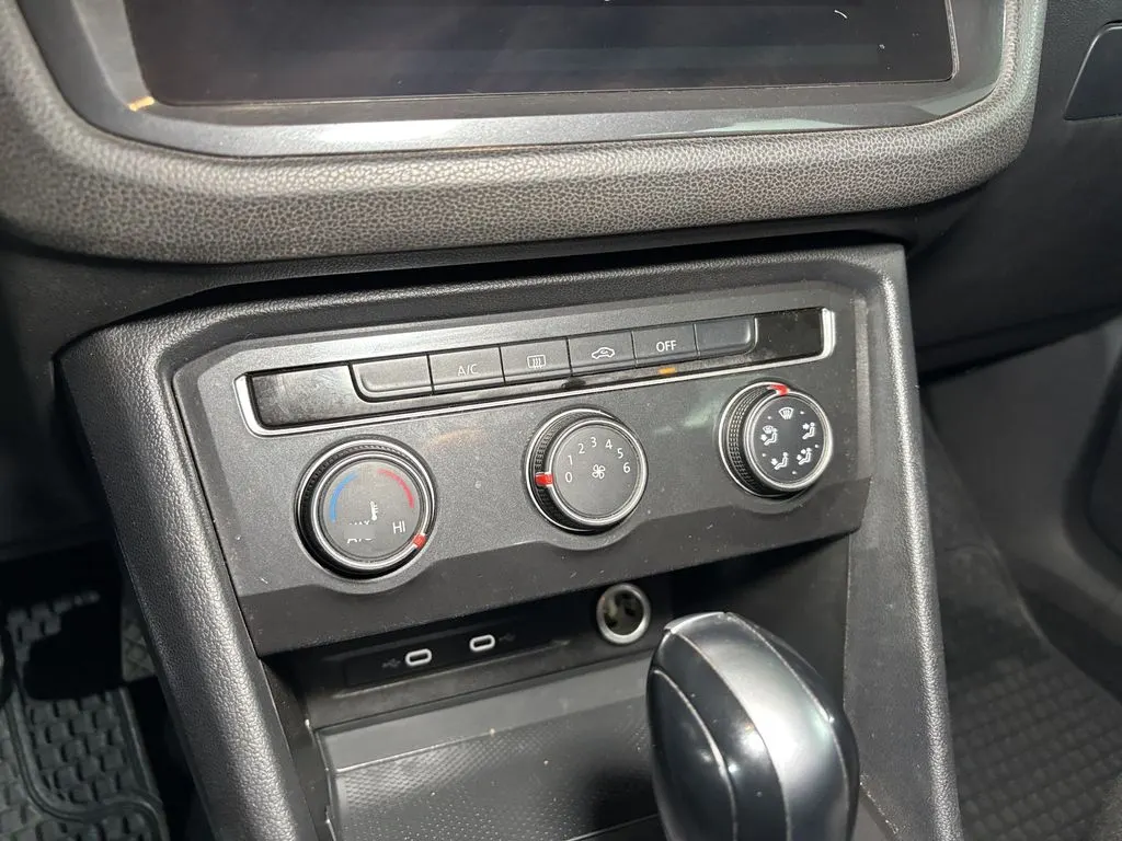 Volkswagen Tiguan 1.4 Tsi Trendline 4x2 150 Hp At 5p año 2022