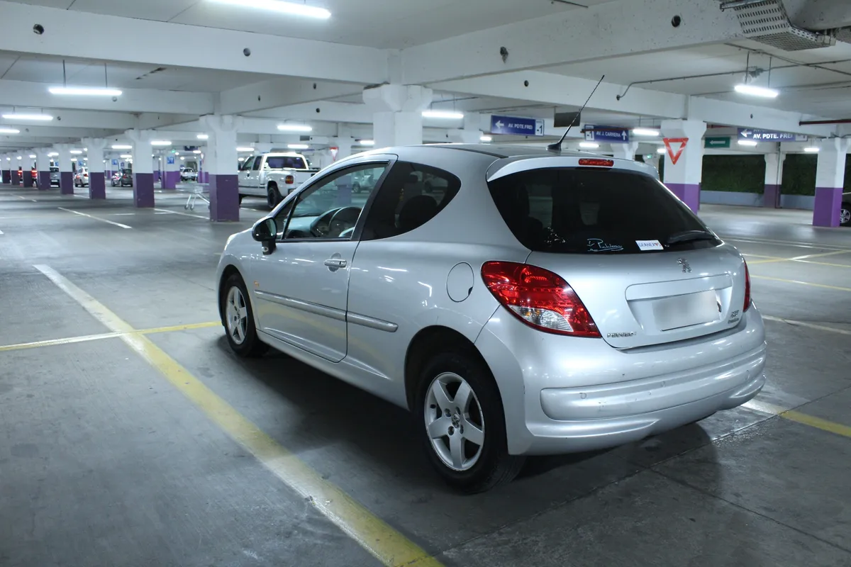 PEUGEOT 207 1.4 Premium Sportium Mt año 2011