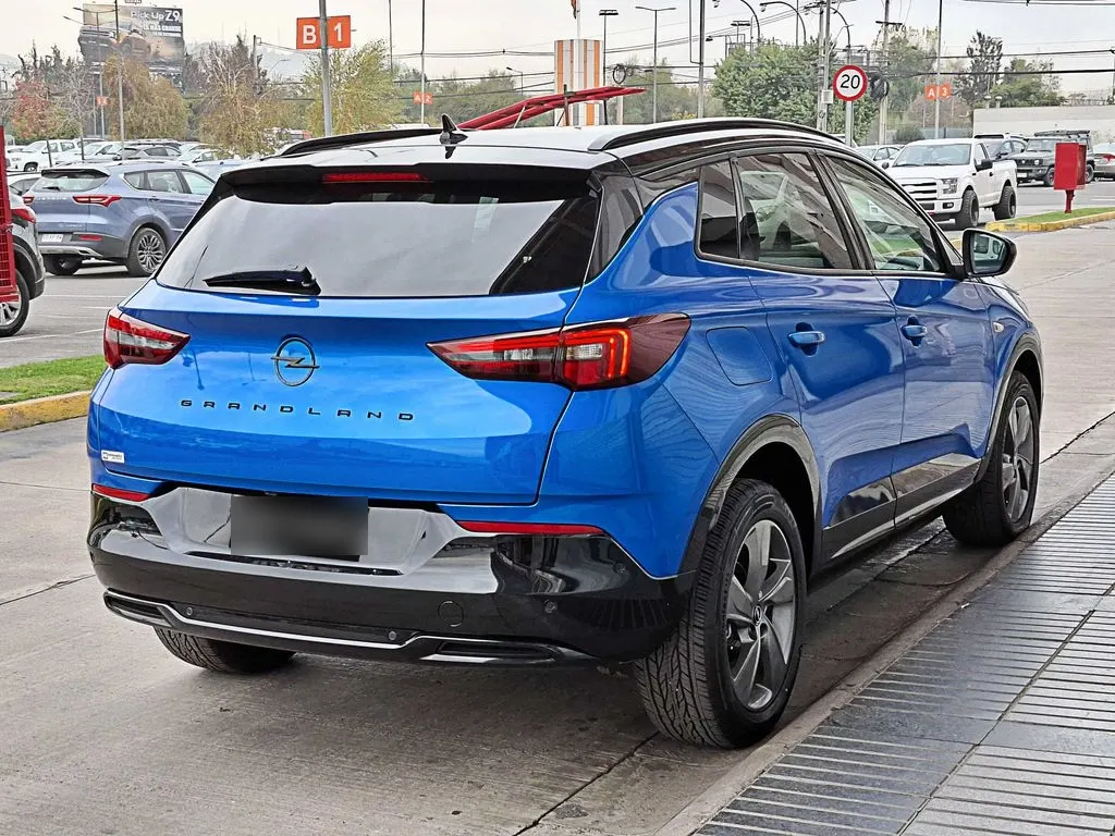 Opel Grandland 1.2t Gs Line 4x2 At 5p año 2024