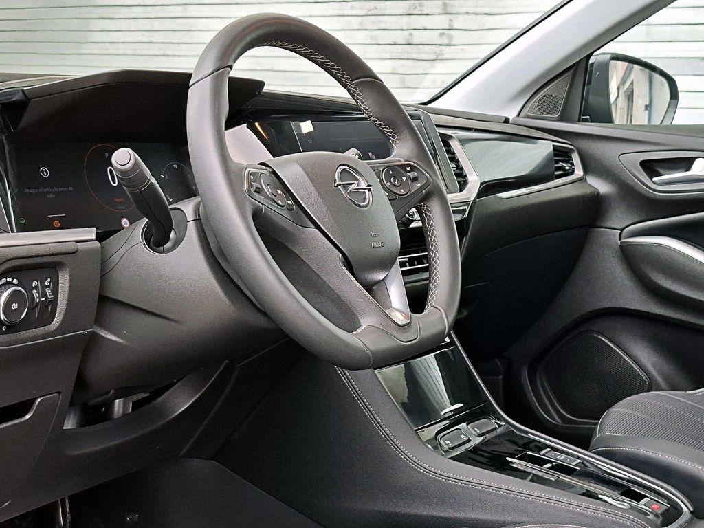 Opel Grandland 1.2t Gs Line 4x2 At 5p año 2024