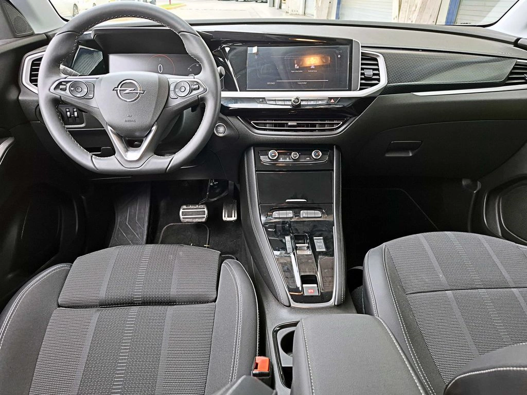 Opel Grandland 1.2t Gs Line 4x2 At 5p año 2024