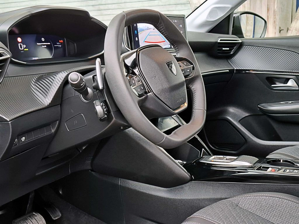 Peugeot 208 1.2 Mca Allure Mhev 136 4x2 Edct6 At 5p año 2025