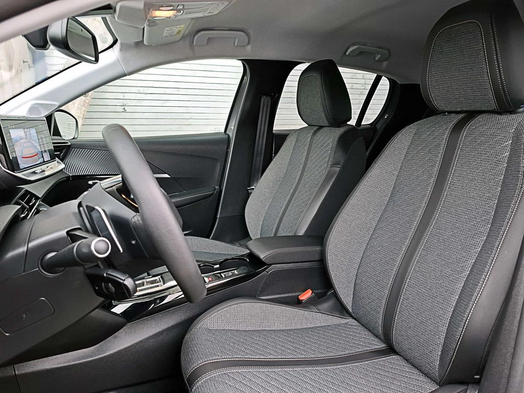 Peugeot 208 1.2 Mca Allure Mhev 136 4x2 Edct6 At 5p año 2025