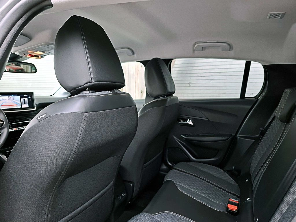 Peugeot 208 1.2 Mca Allure Mhev 136 4x2 Edct6 At 5p año 2025