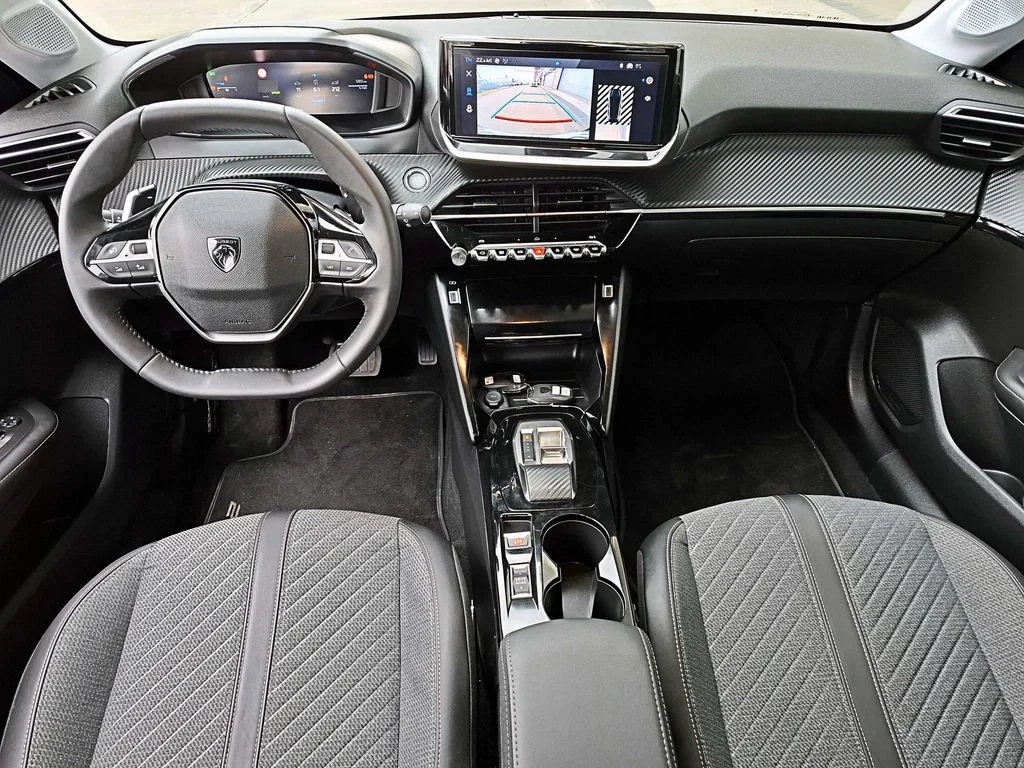 Peugeot 208 1.2 Mca Allure Mhev 136 4x2 Edct6 At 5p año 2025
