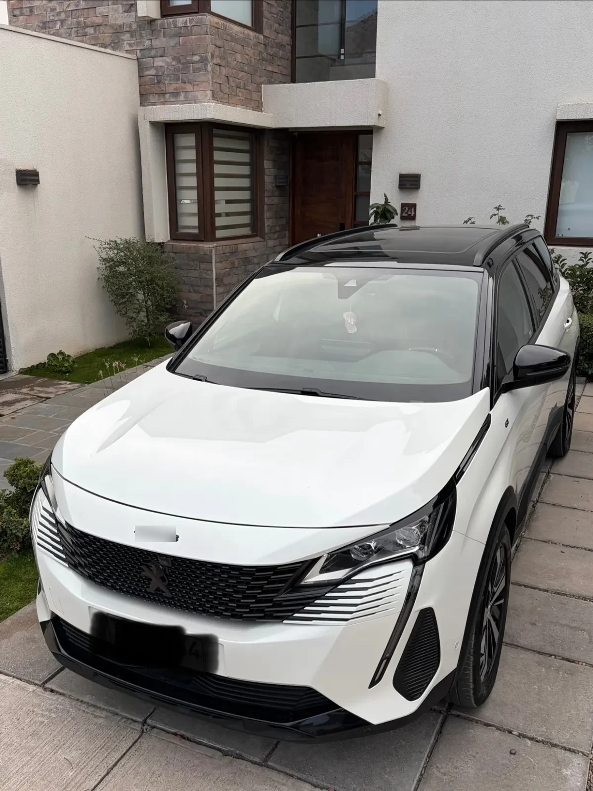 Peugeot 5008 1.5 Gt Black Pack Bluehdi 130 Eat8 At año 2024