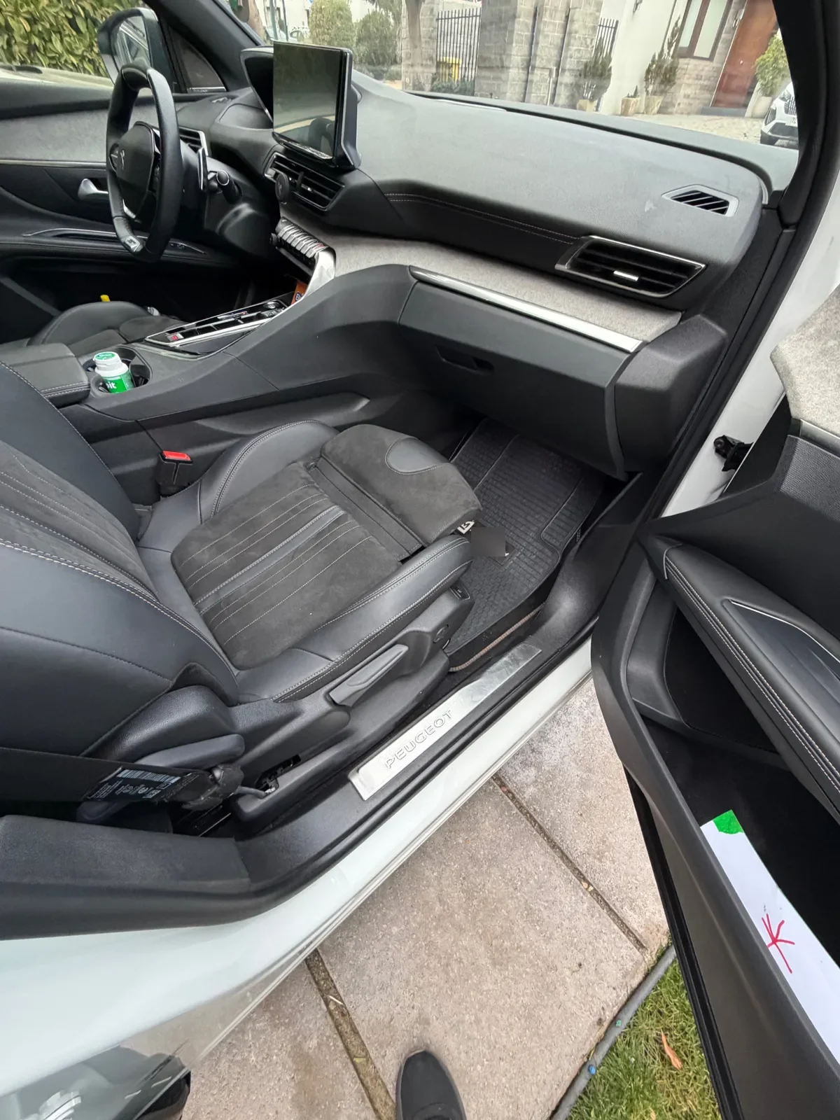 Peugeot 5008 1.5 Gt Black Pack Bluehdi 130 Eat8 At año 2024