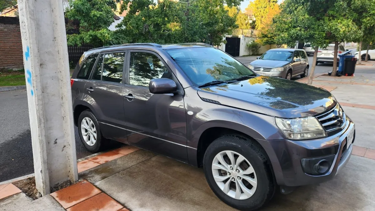 SUZUKI GRAND NOMADE 2.4 Glx Nav Mt 4x2 año 2016